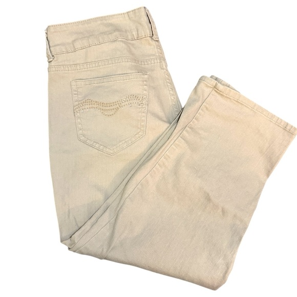 Tan Riders by Lee Cropped Pants - Picture 2 of 8